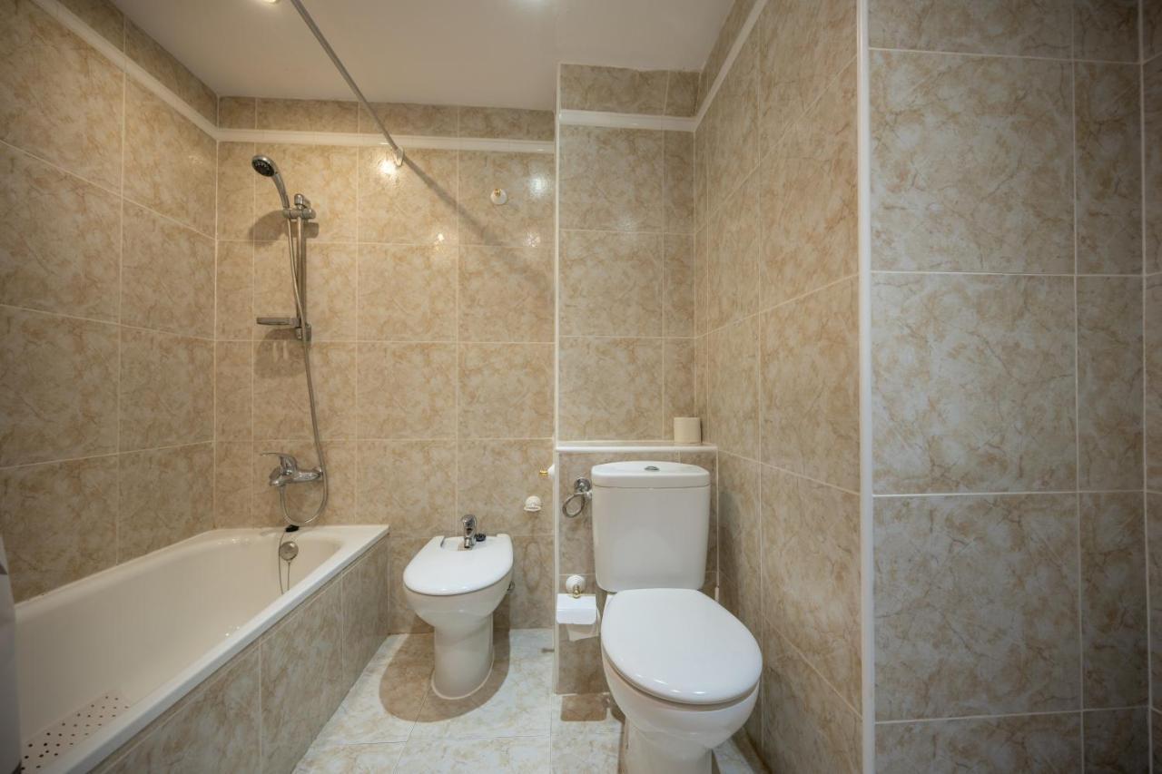 Beautiful Parque Loix 4 Bedroom Apartment Shared Pool, Tennis Court Benidorm Exterior foto
