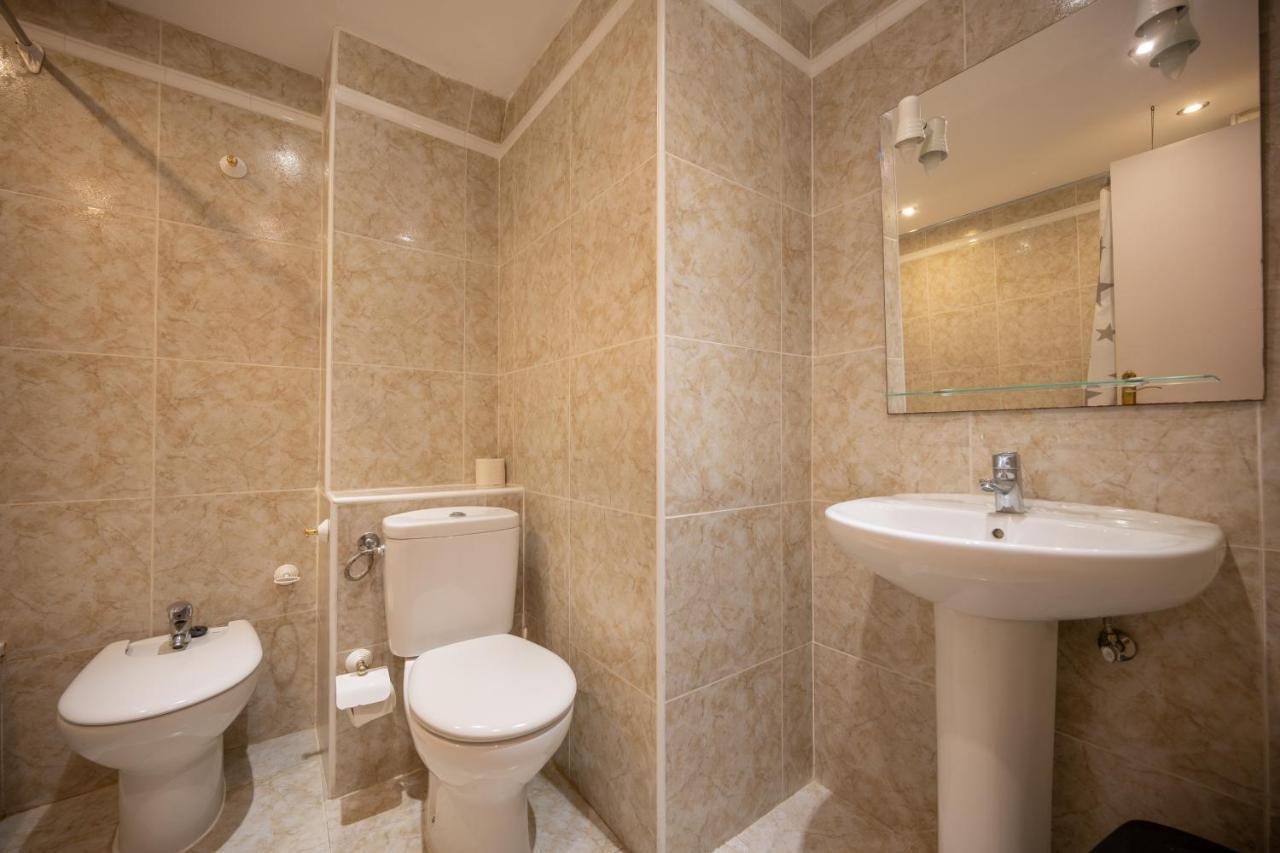 Beautiful Parque Loix 4 Bedroom Apartment Shared Pool, Tennis Court Benidorm Exterior foto